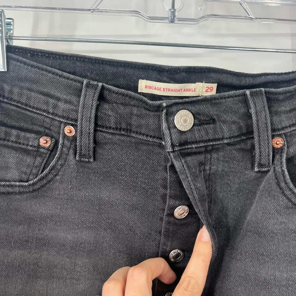 Levi’s Ribcage Straight Ankle Jeans Button Fly High Rise